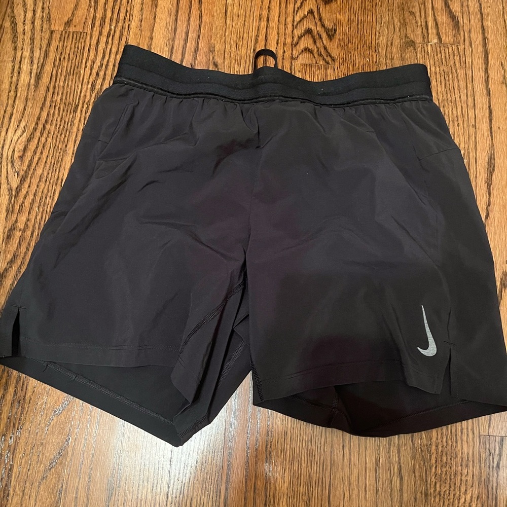 Nike yoga shorts size medium men’s black